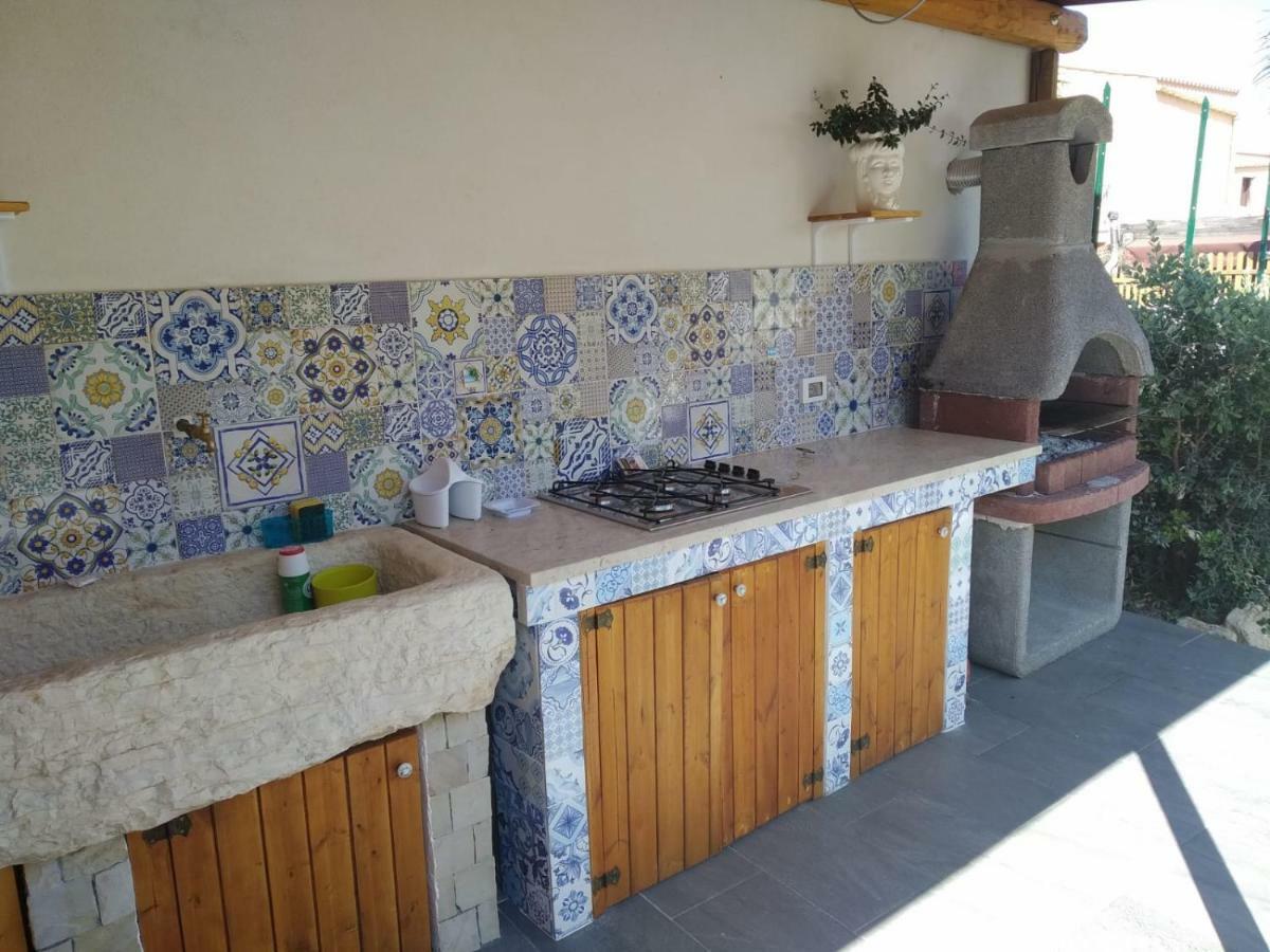 L'Isola Del Sole Bed & Breakfast Castelluzzo Exterior photo